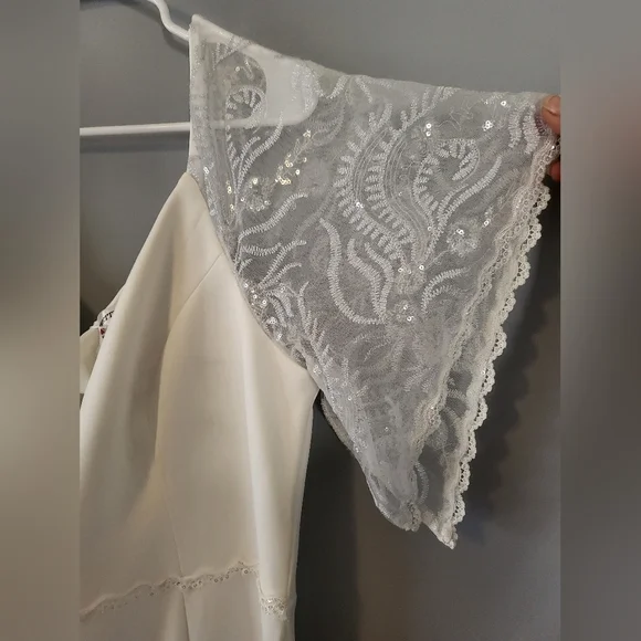 Plus Size Elegant And Simple Wedding Dress - Picture 6 of 8